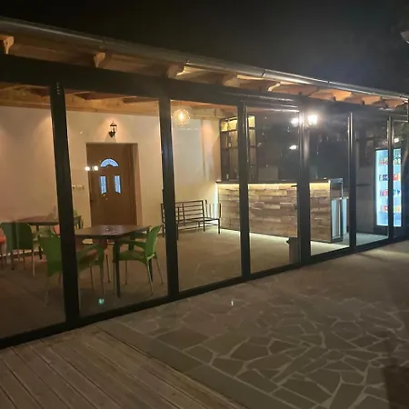B Vishe Hostel Gjirokastër